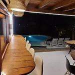 Lucia - Buganvillas Tias