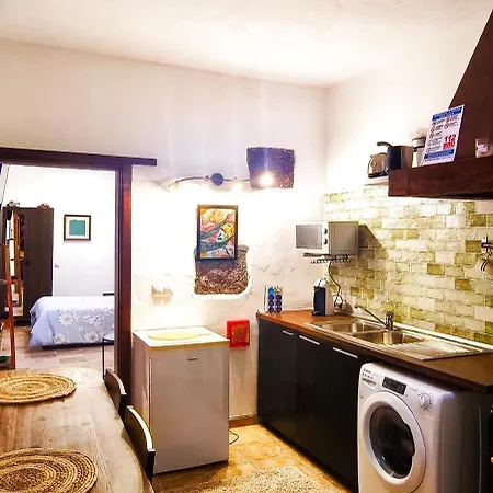 Lucia - Buganvillas * Tías