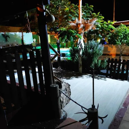 Lucia - Buganvillas Tías