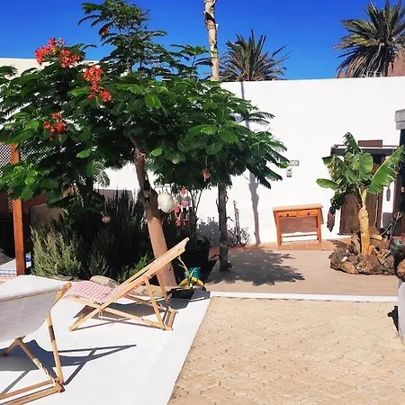 Lucia - Buganvillas Tías