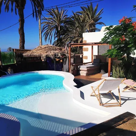 Lucia - Buganvillas * Tías