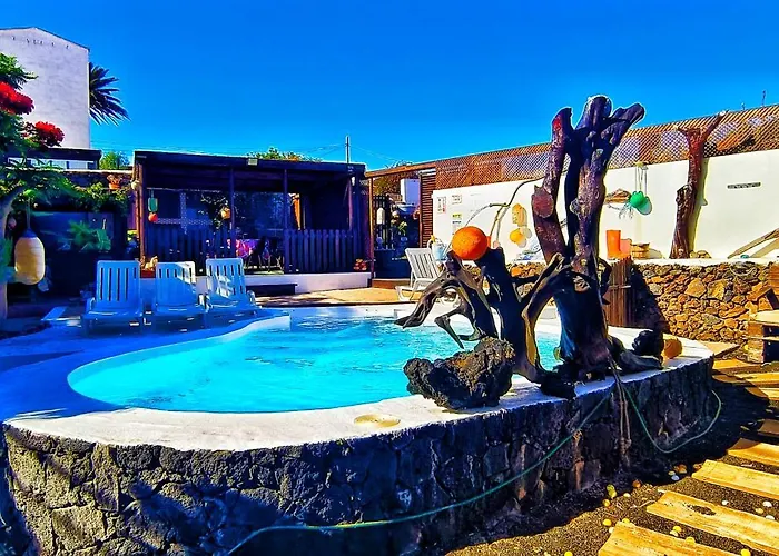 Lucia - Buganvillas Tías